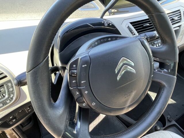 Сітроен С4 Пікассо 2011 у Фастове на Automoto.ua Коричневий Сітроен С4 Пікассо, об'ємом двигуна 1.6 л та пробігом 176 тис. км за 7500 $, фото 17 на Automoto.ua