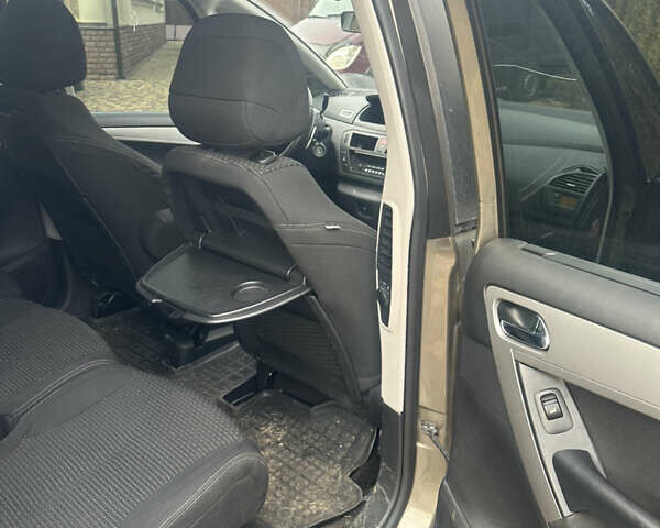 Коричневий Сітроен С4 Пікассо, об'ємом двигуна 1.6 л та пробігом 214 тис. км за 5700 $, фото 7 на Automoto.ua