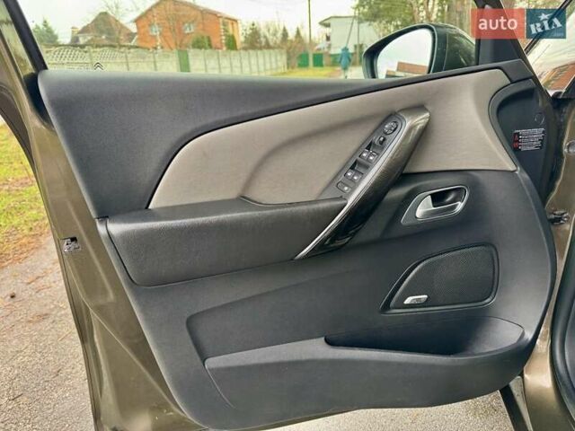 Коричневый Ситроен С4 Пикассо, объемом двигателя 2 л и пробегом 215 тыс. км за 9999 $, фото 15 на Automoto.ua