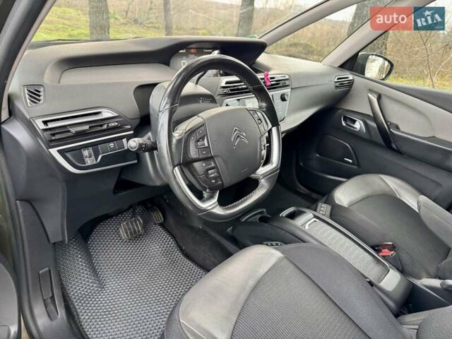 Коричневый Ситроен С4 Пикассо, объемом двигателя 2 л и пробегом 215 тыс. км за 9999 $, фото 14 на Automoto.ua