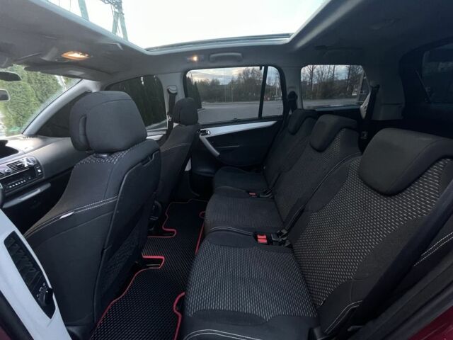 Червоний Сітроен С4 Пікассо, об'ємом двигуна 1.6 л та пробігом 215 тис. км за 6350 $, фото 20 на Automoto.ua