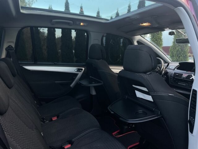 Червоний Сітроен С4 Пікассо, об'ємом двигуна 1.6 л та пробігом 215 тис. км за 6350 $, фото 18 на Automoto.ua