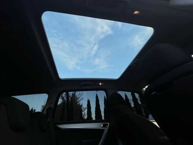 Червоний Сітроен С4 Пікассо, об'ємом двигуна 1.6 л та пробігом 215 тис. км за 6350 $, фото 14 на Automoto.ua