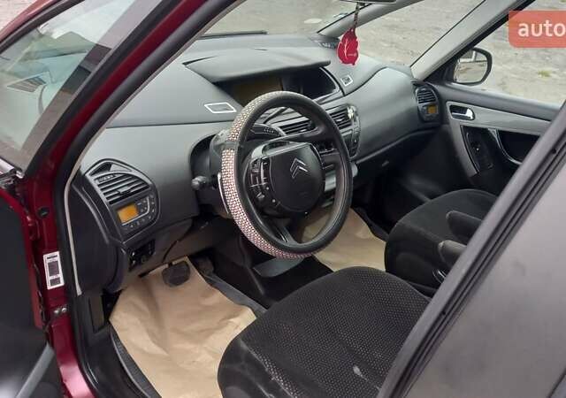 Красный Ситроен С4 Пикассо, объемом двигателя 2 л и пробегом 250 тыс. км за 5000 $, фото 10 на Automoto.ua