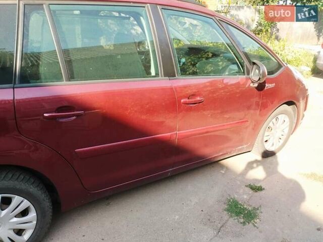 Красный Ситроен С4 Пикассо, объемом двигателя 0 л и пробегом 416 тыс. км за 4700 $, фото 1 на Automoto.ua