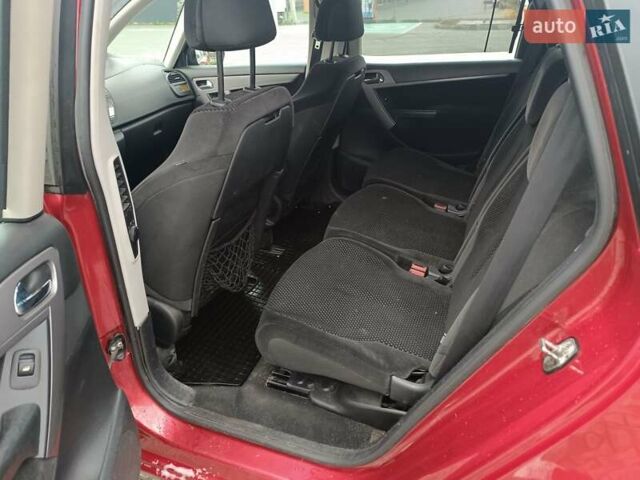 Красный Ситроен С4 Пикассо, объемом двигателя 1.6 л и пробегом 339 тыс. км за 5399 $, фото 5 на Automoto.ua