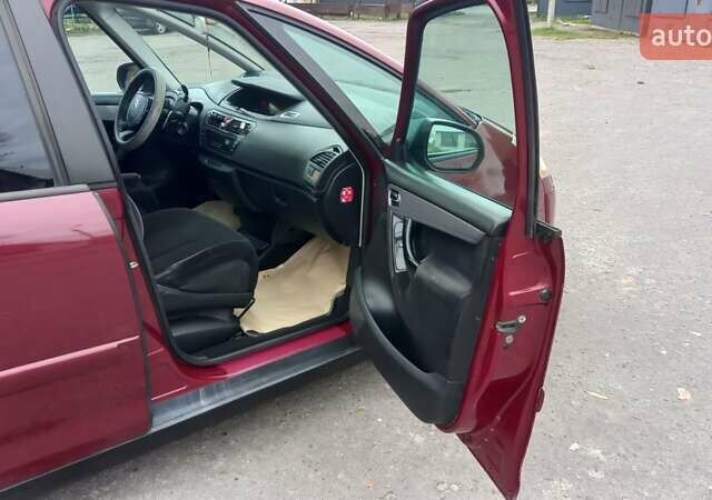 Красный Ситроен С4 Пикассо, объемом двигателя 2 л и пробегом 250 тыс. км за 5000 $, фото 13 на Automoto.ua
