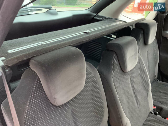 Червоний Сітроен С4 Пікассо, об'ємом двигуна 1.56 л та пробігом 258 тис. км за 4600 $, фото 18 на Automoto.ua