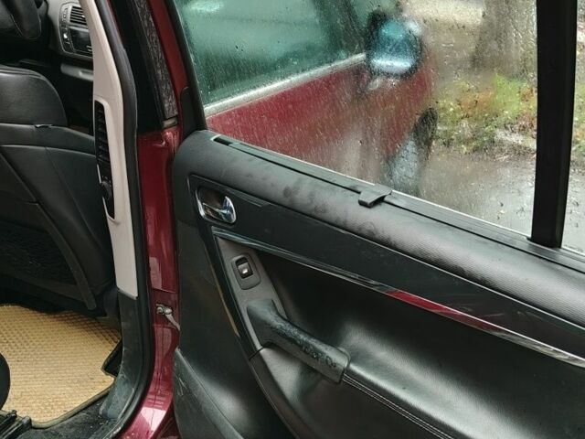 Красный Ситроен С4 Пикассо, объемом двигателя 2 л и пробегом 300 тыс. км за 4500 $, фото 2 на Automoto.ua