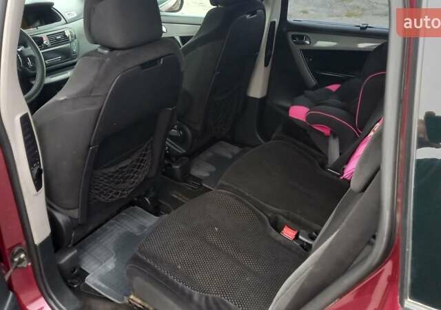Красный Ситроен С4 Пикассо, объемом двигателя 2 л и пробегом 250 тыс. км за 5000 $, фото 11 на Automoto.ua