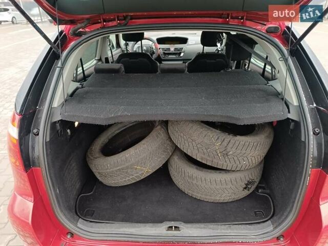 Красный Ситроен С4 Пикассо, объемом двигателя 1.6 л и пробегом 339 тыс. км за 5399 $, фото 6 на Automoto.ua