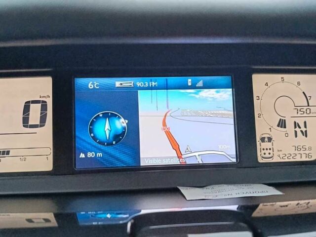 Червоний Сітроен С4 Пікассо, об'ємом двигуна 2 л та пробігом 222 тис. км за 6400 $, фото 18 на Automoto.ua