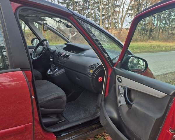 Красный Ситроен С4 Пикассо, объемом двигателя 1.6 л и пробегом 282 тыс. км за 4200 $, фото 12 на Automoto.ua