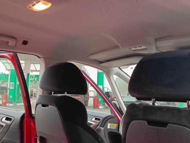 Червоний Сітроен С4 Пікассо, об'ємом двигуна 2 л та пробігом 222 тис. км за 6400 $, фото 15 на Automoto.ua