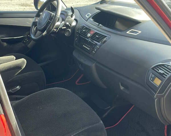 Красный Ситроен С4 Пикассо, объемом двигателя 1.6 л и пробегом 285 тыс. км за 7000 $, фото 10 на Automoto.ua