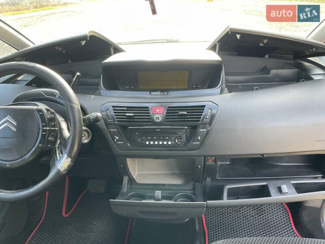 Красный Ситроен С4 Пикассо, объемом двигателя 1.6 л и пробегом 285 тыс. км за 7000 $, фото 11 на Automoto.ua