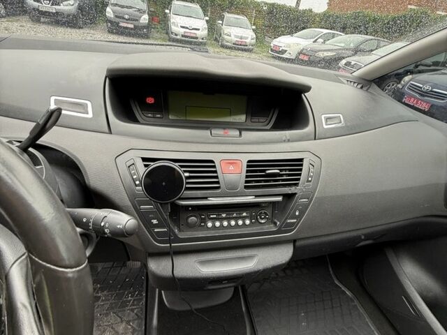 Червоний Сітроен С4 Пікассо, об'ємом двигуна 2 л та пробігом 280 тис. км за 4950 $, фото 11 на Automoto.ua