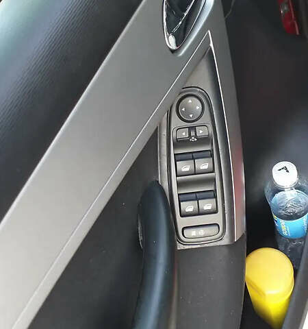 Красный Ситроен С4 Пикассо, объемом двигателя 1.6 л и пробегом 230 тыс. км за 6200 $, фото 14 на Automoto.ua