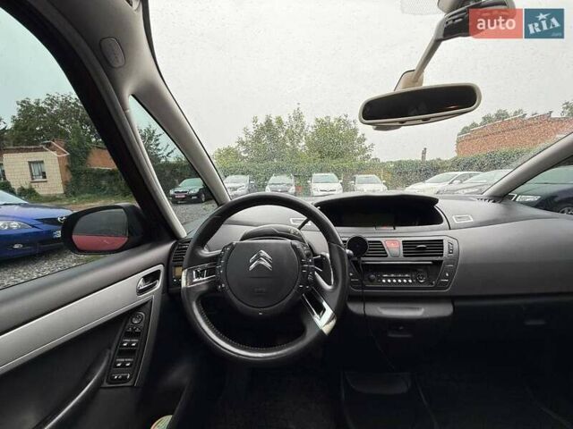 Красный Ситроен С4 Пикассо, объемом двигателя 2 л и пробегом 285 тыс. км за 4500 $, фото 6 на Automoto.ua
