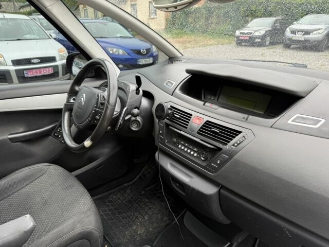 Червоний Сітроен С4 Пікассо, об'ємом двигуна 2 л та пробігом 280 тис. км за 4950 $, фото 15 на Automoto.ua