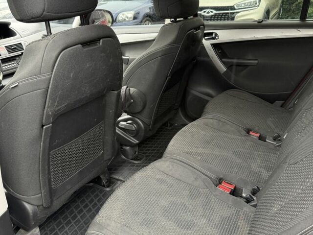 Червоний Сітроен С4 Пікассо, об'ємом двигуна 2 л та пробігом 280 тис. км за 4950 $, фото 16 на Automoto.ua