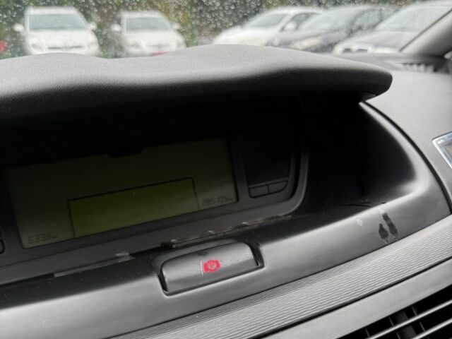 Червоний Сітроен С4 Пікассо, об'ємом двигуна 2 л та пробігом 280 тис. км за 4950 $, фото 12 на Automoto.ua