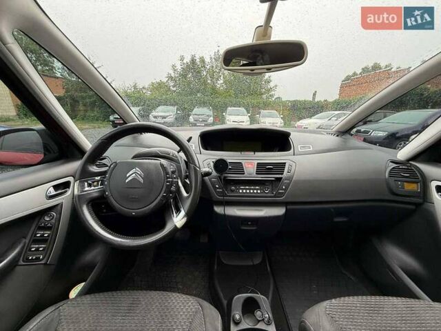 Красный Ситроен С4 Пикассо, объемом двигателя 2 л и пробегом 285 тыс. км за 4500 $, фото 7 на Automoto.ua
