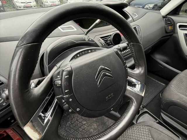 Червоний Сітроен С4 Пікассо, об'ємом двигуна 2 л та пробігом 280 тис. км за 4950 $, фото 10 на Automoto.ua