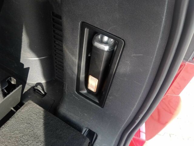 Червоний Сітроен С4 Пікассо, об'ємом двигуна 2 л та пробігом 300 тис. км за 8500 $, фото 8 на Automoto.ua