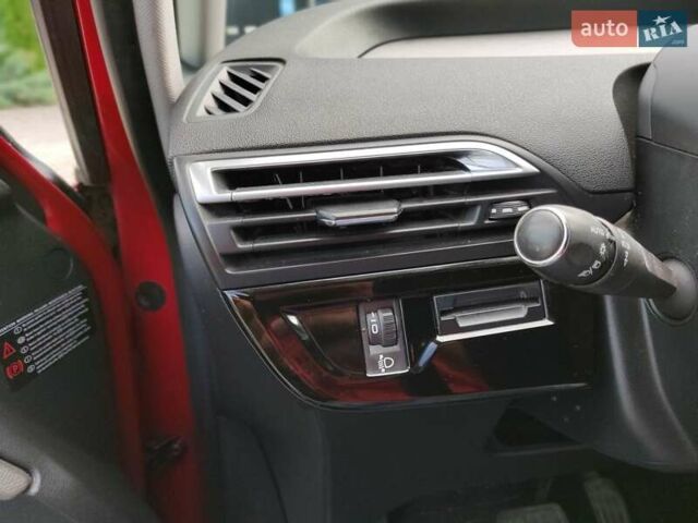 Красный Ситроен С4 Пикассо, объемом двигателя 1.56 л и пробегом 202 тыс. км за 10300 $, фото 6 на Automoto.ua