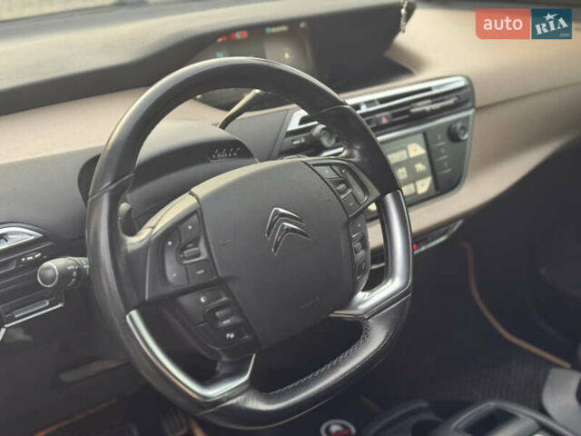 Красный Ситроен С4 Пикассо, объемом двигателя 1.56 л и пробегом 230 тыс. км за 11400 $, фото 35 на Automoto.ua