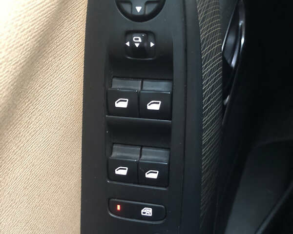 Красный Ситроен С4 Пикассо, объемом двигателя 1.56 л и пробегом 230 тыс. км за 11400 $, фото 67 на Automoto.ua