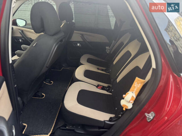 Красный Ситроен С4 Пикассо, объемом двигателя 1.56 л и пробегом 230 тыс. км за 11400 $, фото 38 на Automoto.ua