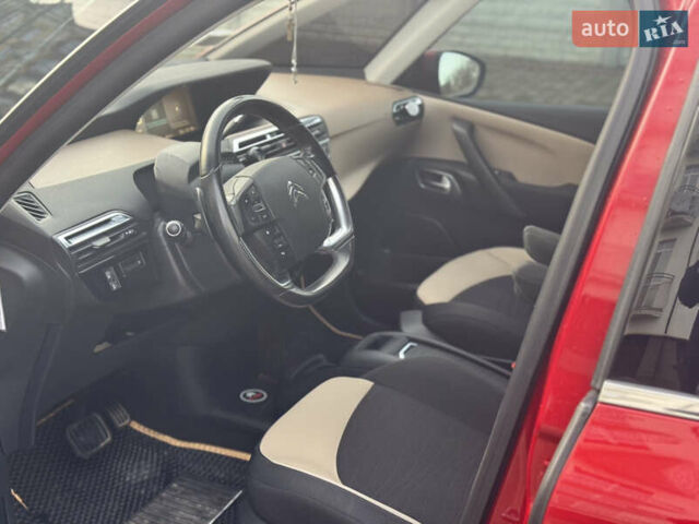 Красный Ситроен С4 Пикассо, объемом двигателя 1.56 л и пробегом 230 тыс. км за 11400 $, фото 33 на Automoto.ua