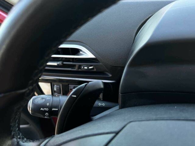 Червоний Сітроен С4 Пікассо, об'ємом двигуна 1.6 л та пробігом 198 тис. км за 9990 $, фото 14 на Automoto.ua