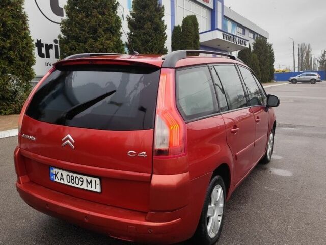 Красный Ситроен С4 Пикассо, объемом двигателя 2 л и пробегом 270 тыс. км за 4700 $, фото 4 на Automoto.ua