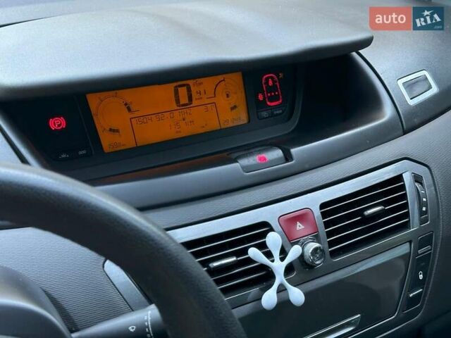 Червоний Сітроен С4 Пікассо, об'ємом двигуна 1.6 л та пробігом 291 тис. км за 4990 $, фото 15 на Automoto.ua