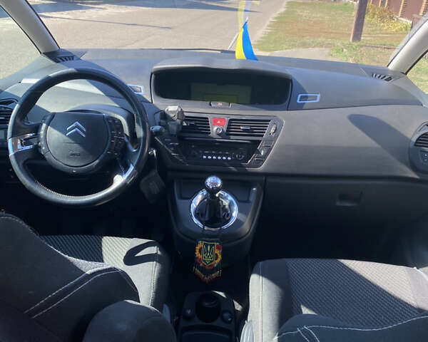 Червоний Сітроен С4 Пікассо, об'ємом двигуна 1.56 л та пробігом 215 тис. км за 5400 $, фото 16 на Automoto.ua