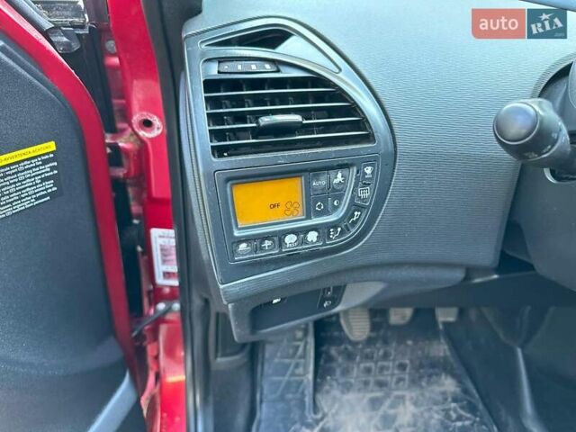 Червоний Сітроен С4 Пікассо, об'ємом двигуна 1.6 л та пробігом 291 тис. км за 4990 $, фото 13 на Automoto.ua