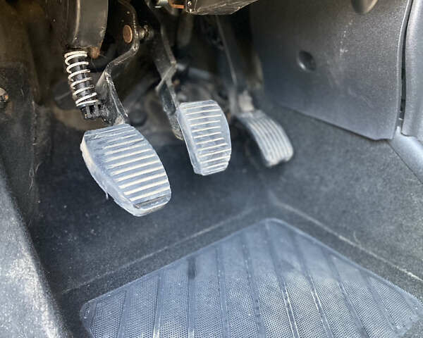 Червоний Сітроен С4 Пікассо, об'ємом двигуна 1.56 л та пробігом 215 тис. км за 5400 $, фото 11 на Automoto.ua