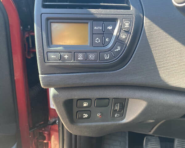 Червоний Сітроен С4 Пікассо, об'ємом двигуна 1.56 л та пробігом 215 тис. км за 5400 $, фото 14 на Automoto.ua