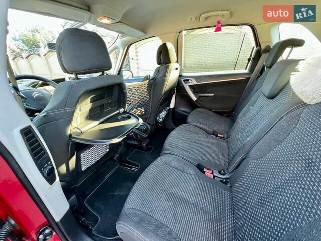 Ситроен С4 Пикассо 2009 в Боярка на Automoto.ua Красный Ситроен С4 Пикассо, объемом двигателя 1.6 л и пробегом 155 тыс. км за 6300 $, фото 3 на Automoto.ua