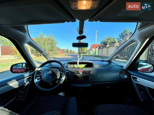 Ситроен С4 Пикассо 2009 в Боярка на Automoto.ua Красный Ситроен С4 Пикассо, объемом двигателя 1.6 л и пробегом 155 тыс. км за 6300 $, фото 2 на Automoto.ua