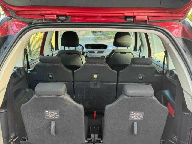 Ситроен С4 Пикассо 2013 в Ужгороде на Automoto.ua Красный Ситроен С4 Пикассо, объемом двигателя 1.58 л и пробегом 152 тыс. км за 5000 $, фото 6 на Automoto.ua