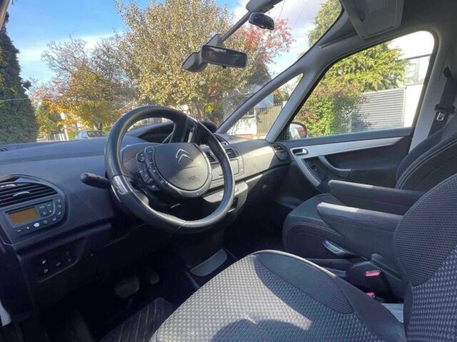Ситроен С4 Пикассо 2013 в Ужгороде на Automoto.ua Красный Ситроен С4 Пикассо, объемом двигателя 1.58 л и пробегом 152 тыс. км за 5000 $, фото 5 на Automoto.ua