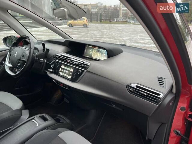 Красный Ситроен С4 Пикассо, объемом двигателя 1.6 л и пробегом 190 тыс. км за 8990 $, фото 9 на Automoto.ua