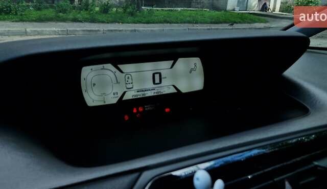 Красный Ситроен С4 Пикассо, объемом двигателя 1.56 л и пробегом 200 тыс. км за 13700 $, фото 9 на Automoto.ua
