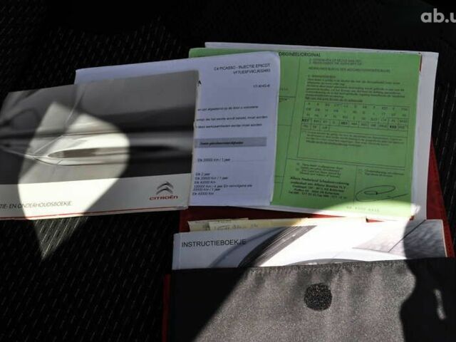 Сітроен С4 Пікассо, об'ємом двигуна 1.6 л та пробігом 206 тис. км за 7900 $, фото 27 на Automoto.ua