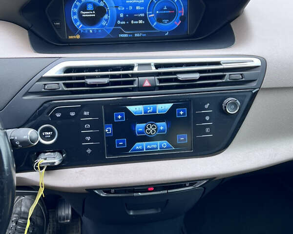 Сітроен С4 Пікассо, об'ємом двигуна 2 л та пробігом 180 тис. км за 11900 $, фото 18 на Automoto.ua