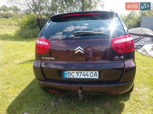 Ситроен С4 Пикассо, объемом двигателя 2 л и пробегом 189 тыс. км за 6000 $, фото 3 на Automoto.ua